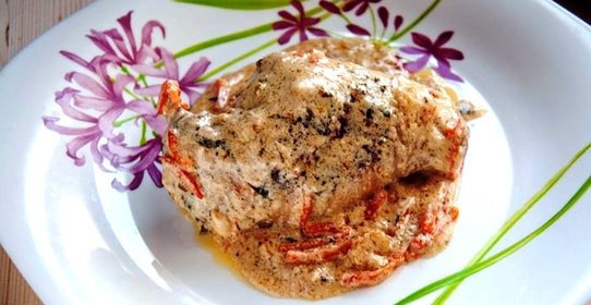 Кролик в сметанно-чесночном соусе