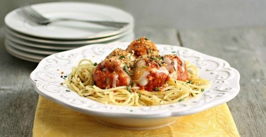 Куриные тефтели с моцареллой