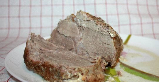 Свинина в мультиварке на пару