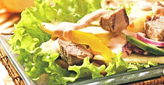 Салат с отварной свининой