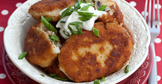 Картофельные котлеты с пореем и грибами