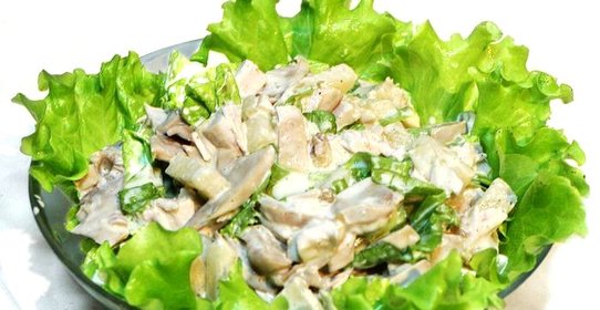 Салат из курицы с огурцом и кукурузой