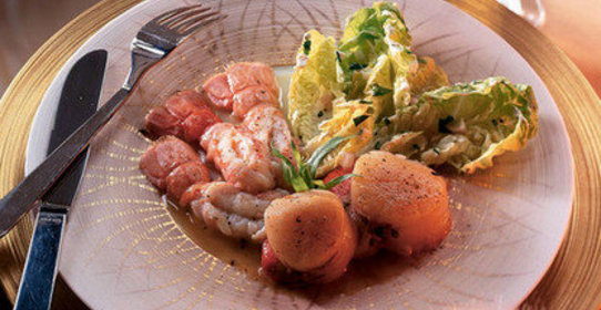 Морепродукты с салатом