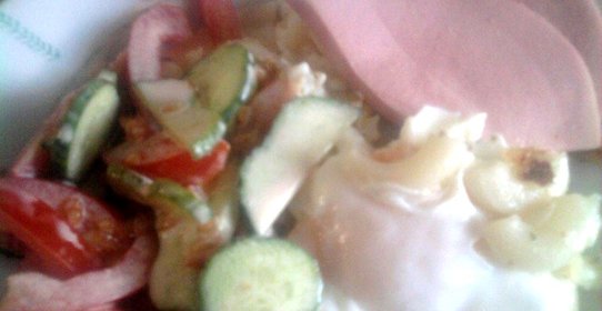 Глазунья с салатом