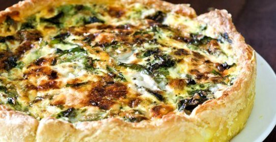 Тарт с черемшой, беконом и рикоттой