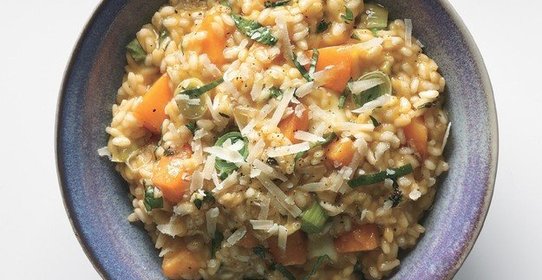 Ризотто с тыквой, зеленым луком и базиликом