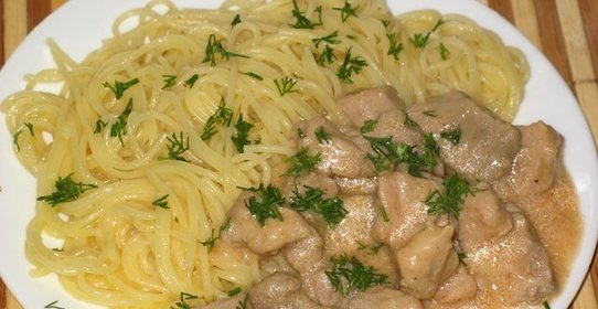 Гуляш из говядины со сливками