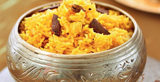 Рассыпчатый рис с куркумой