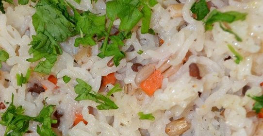 Жареный рис с перловкой и мясом
