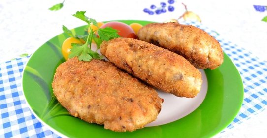 Котлеты из смешанного фарша с грибами