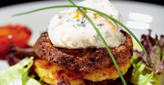 Рубленый бифштекс Hey bulldog с картофельным гратеном