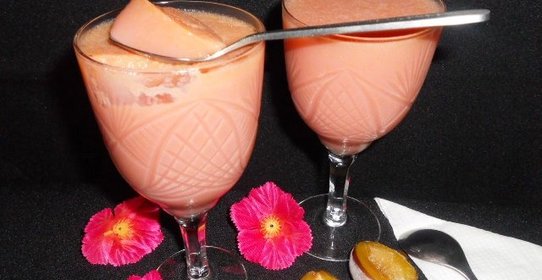 Суфле из слив со сгущенным молоком