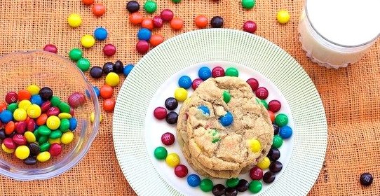 Печенье с конфетами MMs