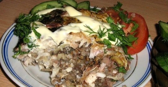 Сазан с гречкой в духовке