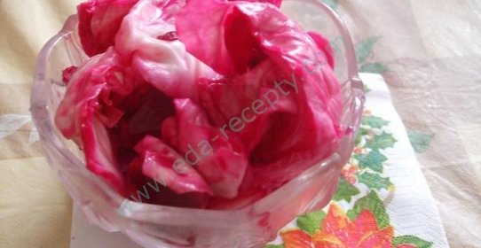 Капуста маринованная в банках со свеклой