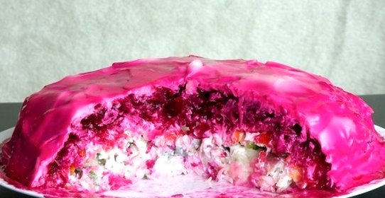 Cеледка под шубой с жареным луком