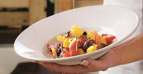 Кастильский салат из апельсинов с хамоном серрано