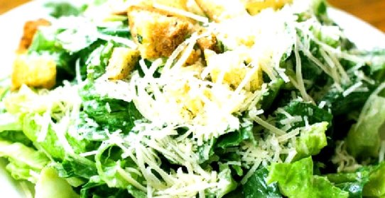 Салат Цезарь с огурцами