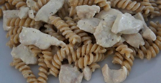 Паста с куриным филе в сливочном соусе