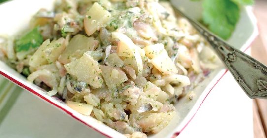 Картофельный салат с тюлькой или квашеной капустой
