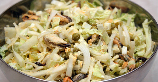 Салат с мидиями