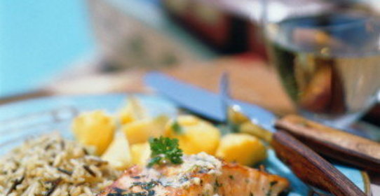 Семга, запеченная с укропом