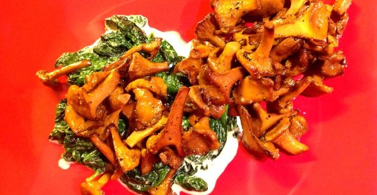 Лисички со шпинатом