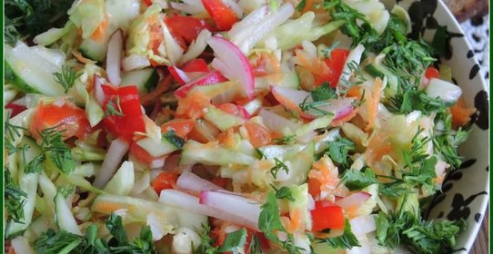 Салат из молодой капусты Весенний