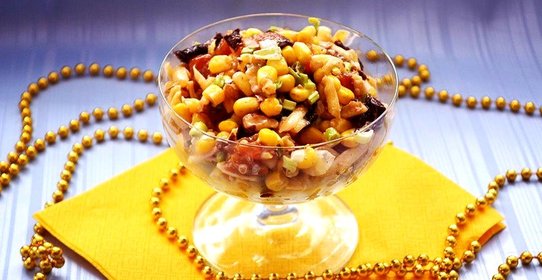 Салат с курагой и черносливом