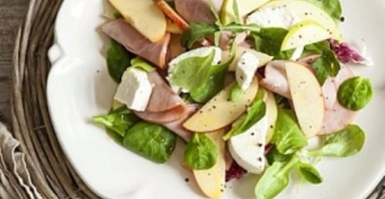 Салат с ветчиной и козьим сыром