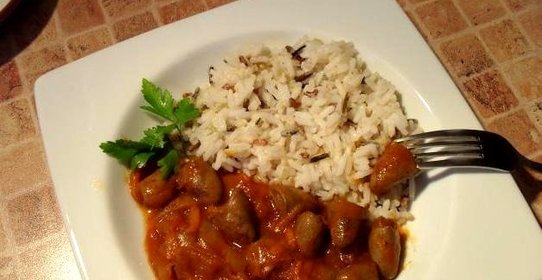 Куриные сердечки с подливкой