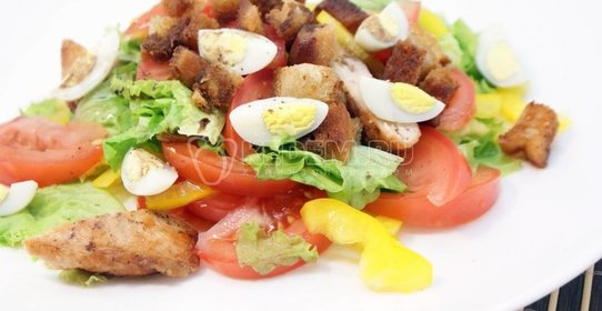 Салат с перепелиными яйцами