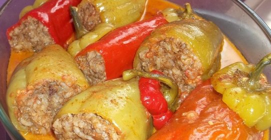 Тушеные перцы с фаршем