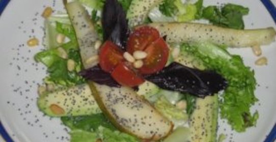 Салат с грушей