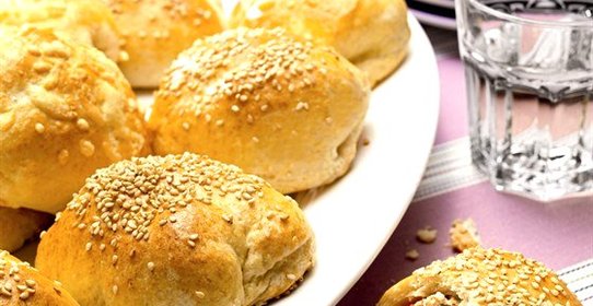 Итальянские булочки с сыром и томатами