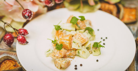 Салат с мандаринами и орехами