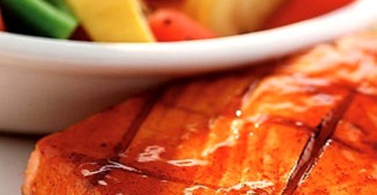 Семга в цитрусовом маринаде с овощным салатом