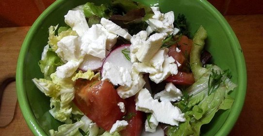 Осенний салат с сыром фета