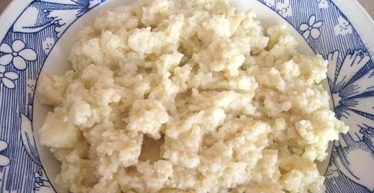 Пшённая каша с яблоками