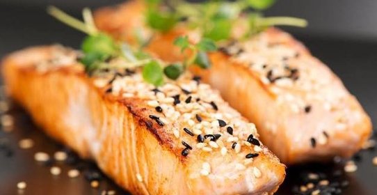 Лосось с кунжутными семенами