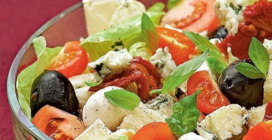 Крестьянский салат с сыром