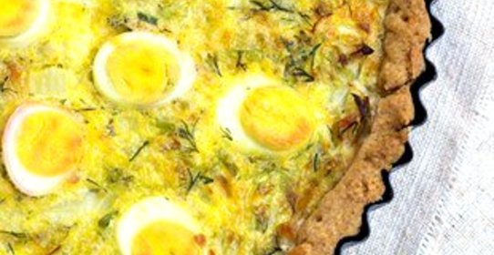 Тарт с капустой и перепелиными яйцами