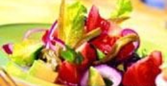 Тайский салат с авокадо