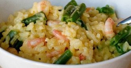 Шафрановое ризотто с креветками и зеленой фасолью