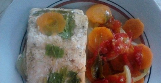 Голец с овощами