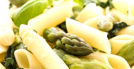 Пенне со спаржей в лимонно-сливочном соусе