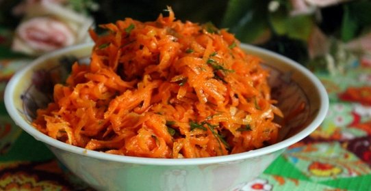 Острый морковный салат