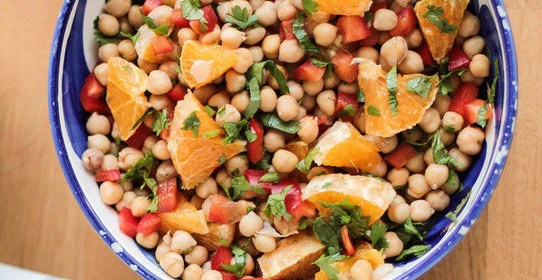 Салат с нутом и апельсинами