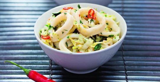 Кальмары с пекинской капустой