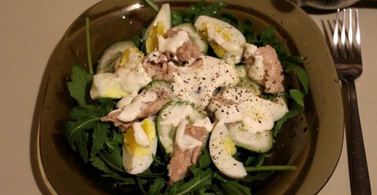 Салат с печенью трески